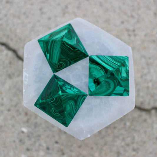 Malachite Pyramid - Emit Energy